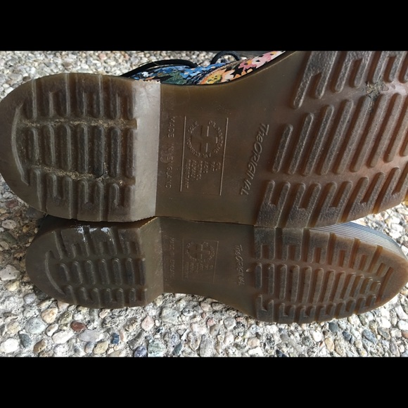 Dr. Martens-SOLD - Picture 2 of 8